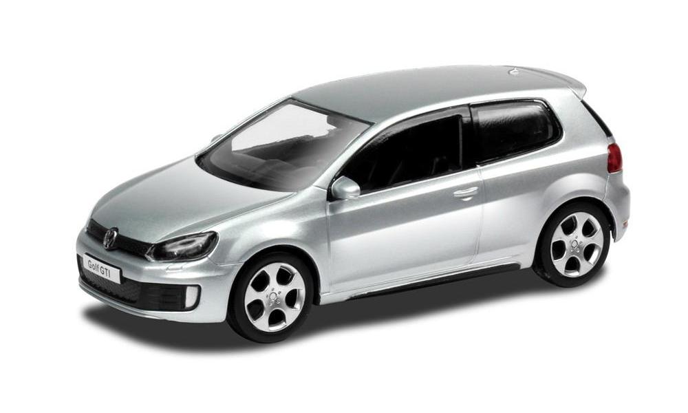 Машина Uni Fortune металлическая RMZ City 1:43 4 VW Гольф GTI 444013-SIL